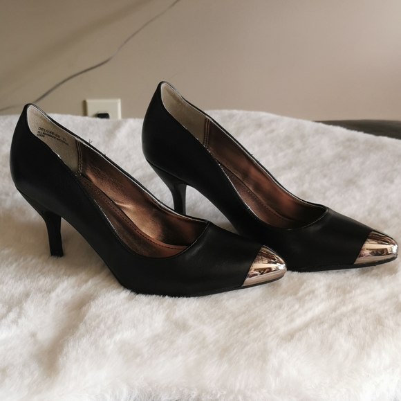 Sleek Little Black Heels - Picture 2 of 8